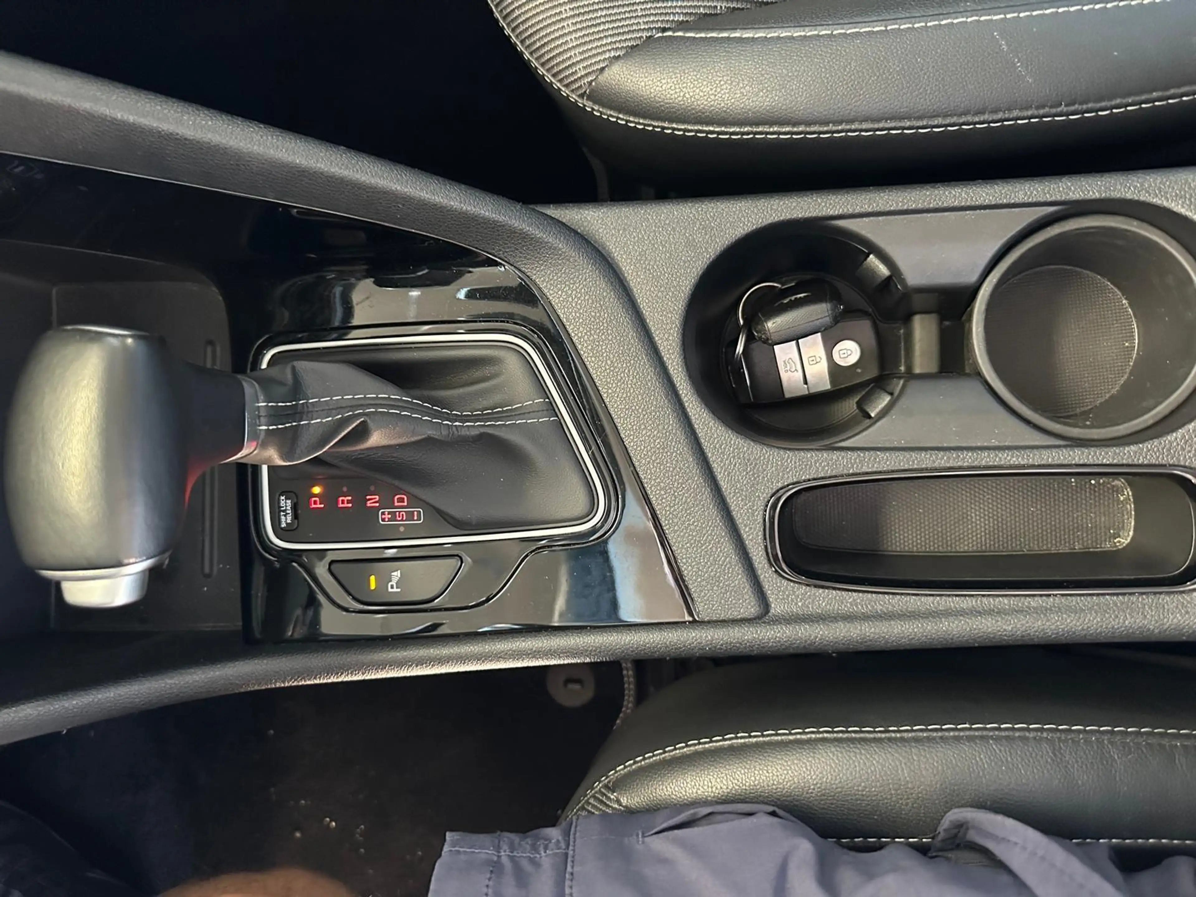 Kia Niro 1.6 GDi Hybrid First Edition — photo 10