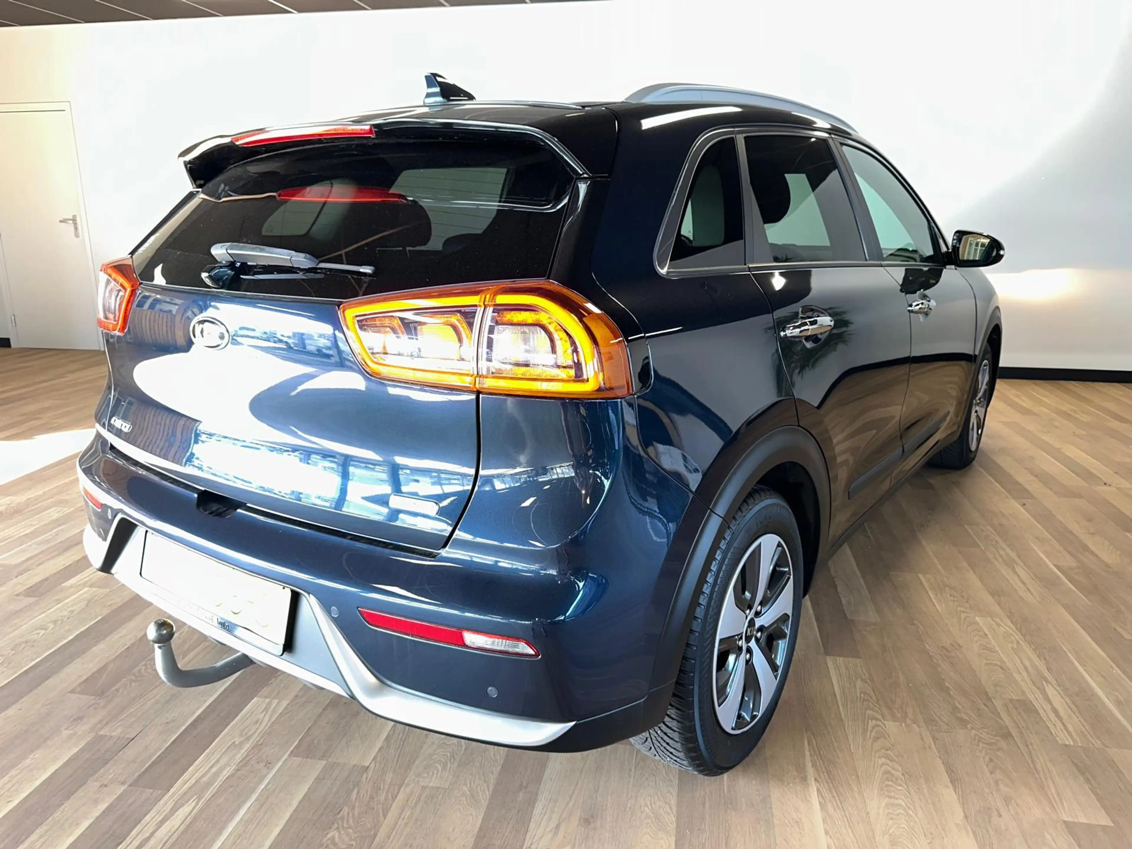 Kia Niro 1.6 GDi Hybrid First Edition — photo 4