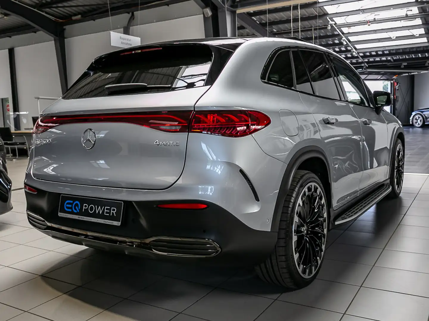 Mercedes-Benz EQE SUV 4M AMG LINE AIRMATIC HYPERSCREEN AHK Argent - 2