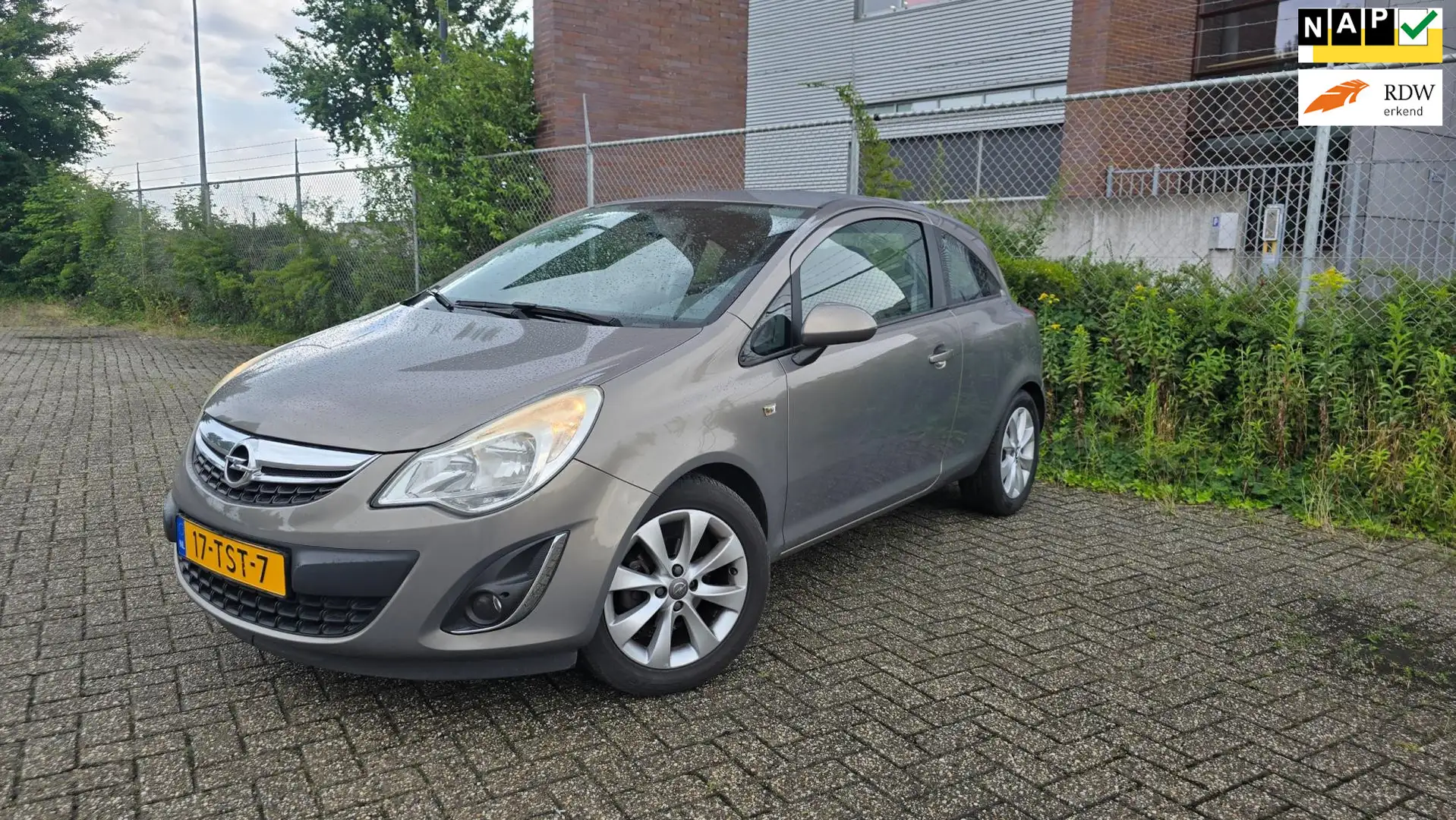 Opel Corsa 1.2-16V Anniversary Edition Коричневий - 1