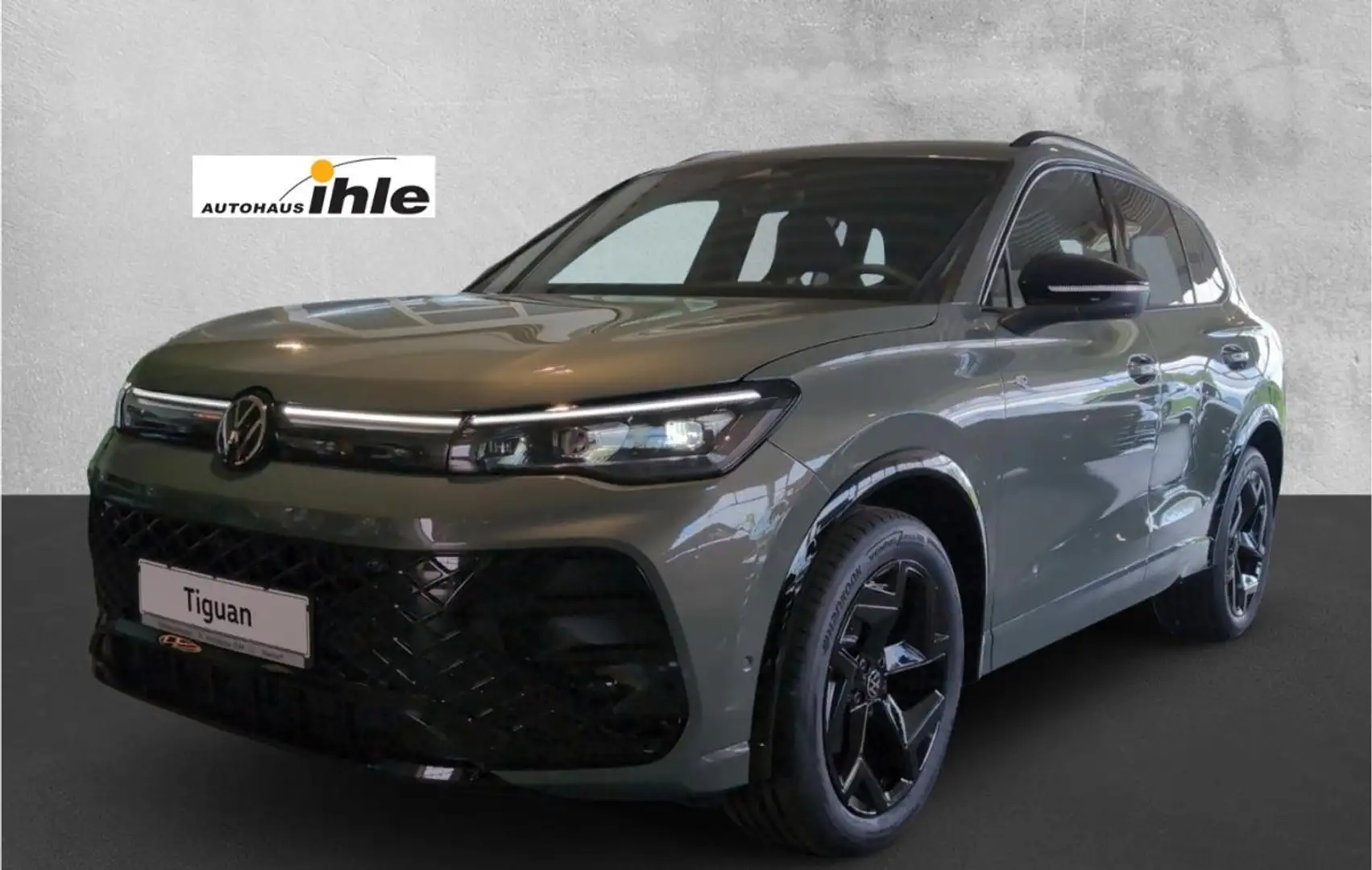 Volkswagen Tiguan 1,5 eTSI DSG R-Line Black Style AHK+HEADUP Grün - 1
