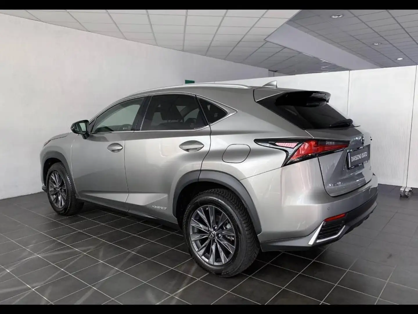 Lexus NX 300 h 2.5 Premium 4wd cvt - 2