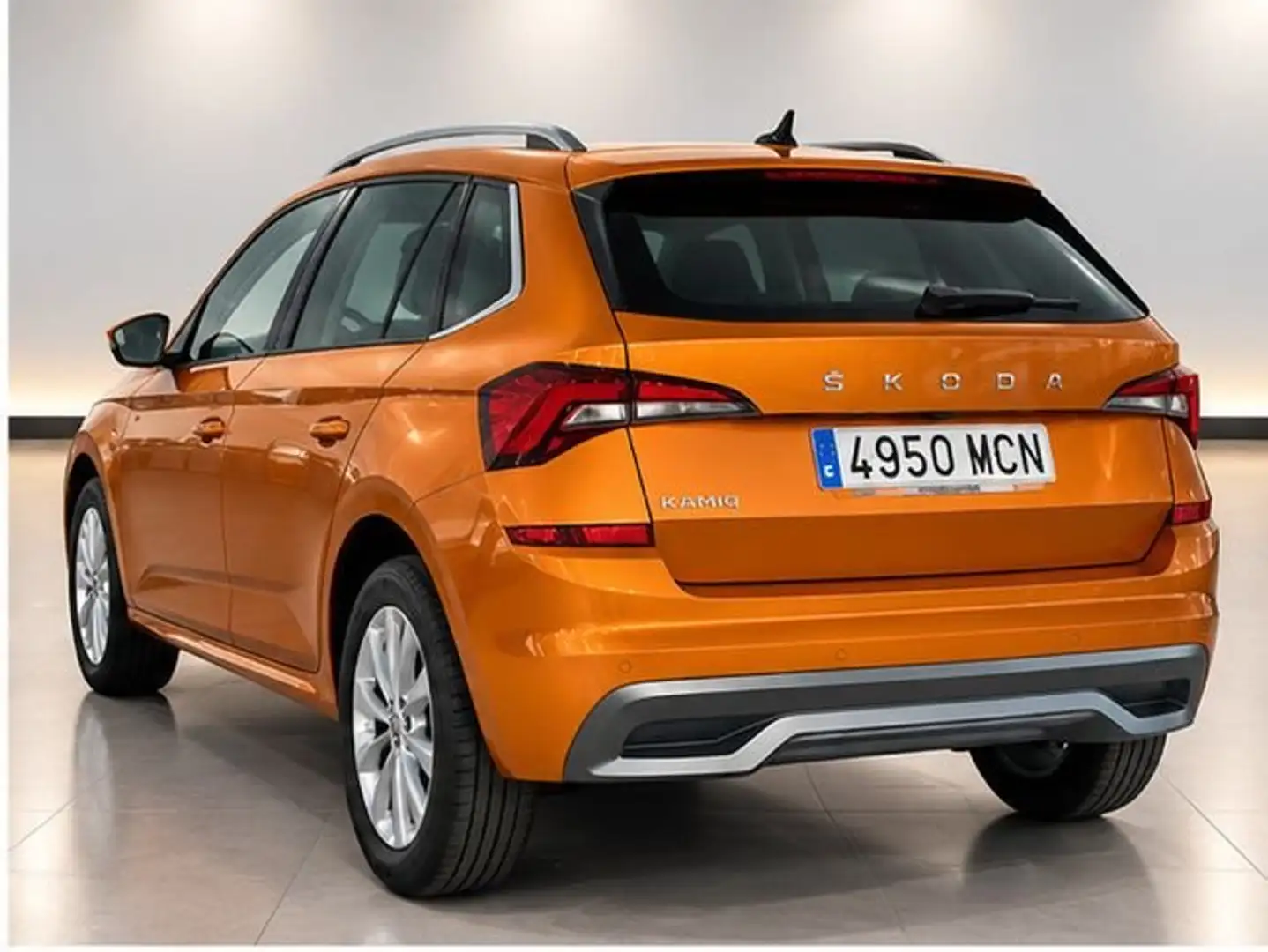 Skoda Kamiq 1.0 TSI Ambition 81kW Naranja - 2