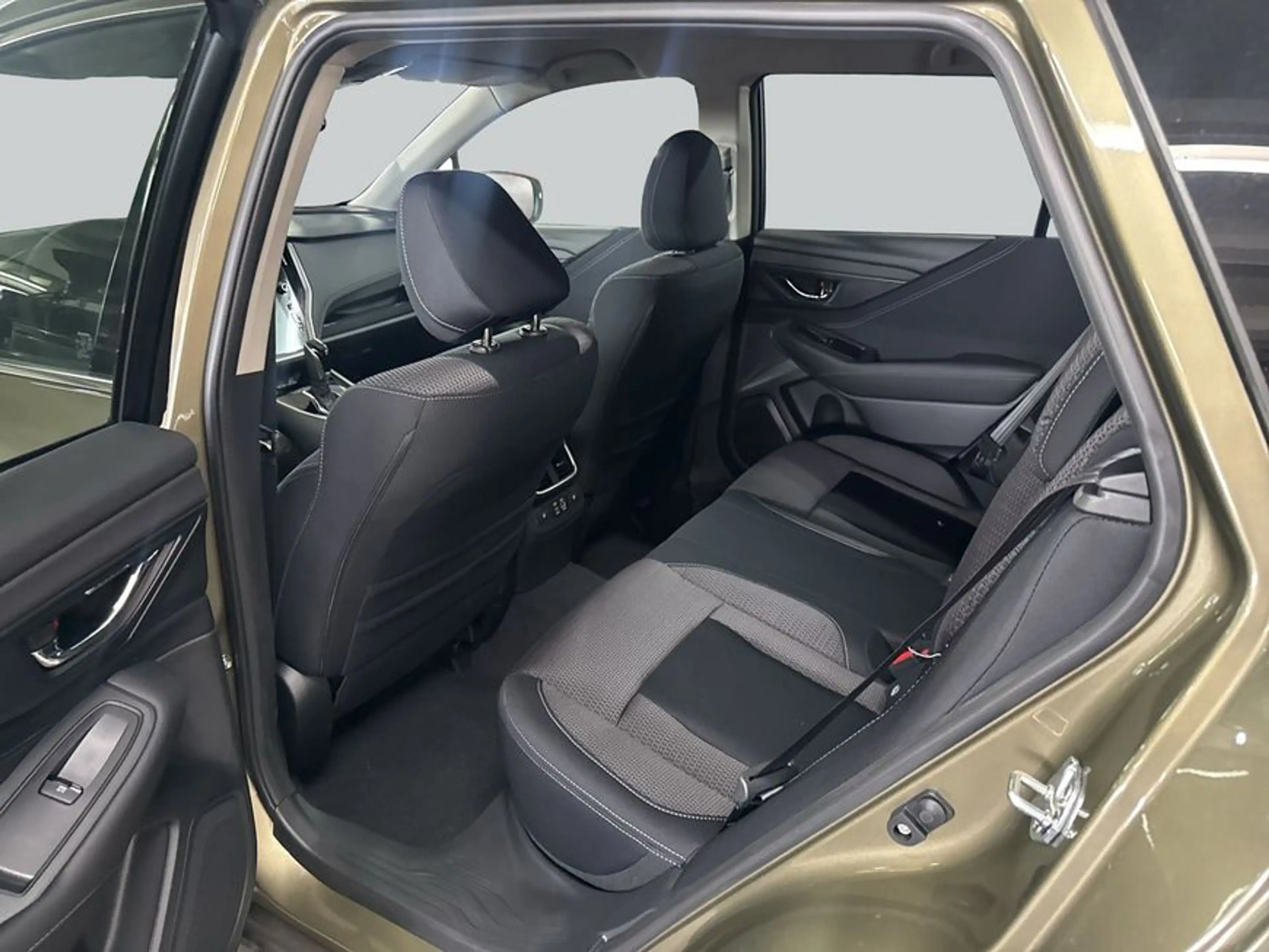 Subaru OUTBACK Outback 2.5i Lineartronic Active 124 kW, 5-türig — photo 11