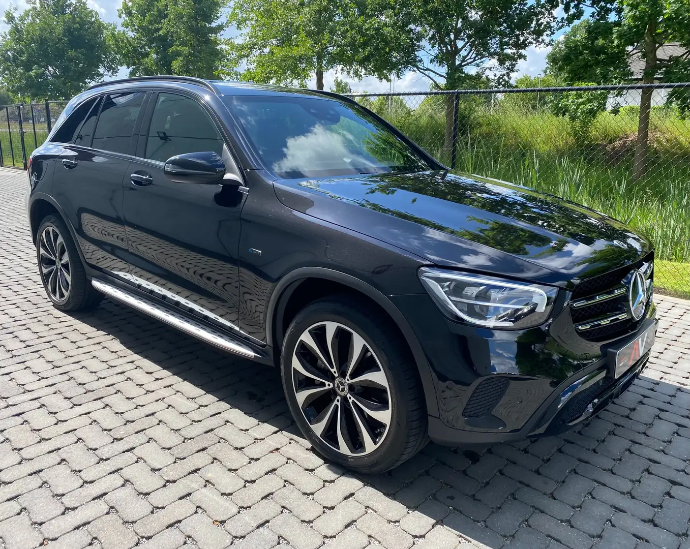 Mercedes-Benz GLC 300 e 9G Plug-in NIGHT Distronic/Digital/Leder/ElTrekh Negro - 1