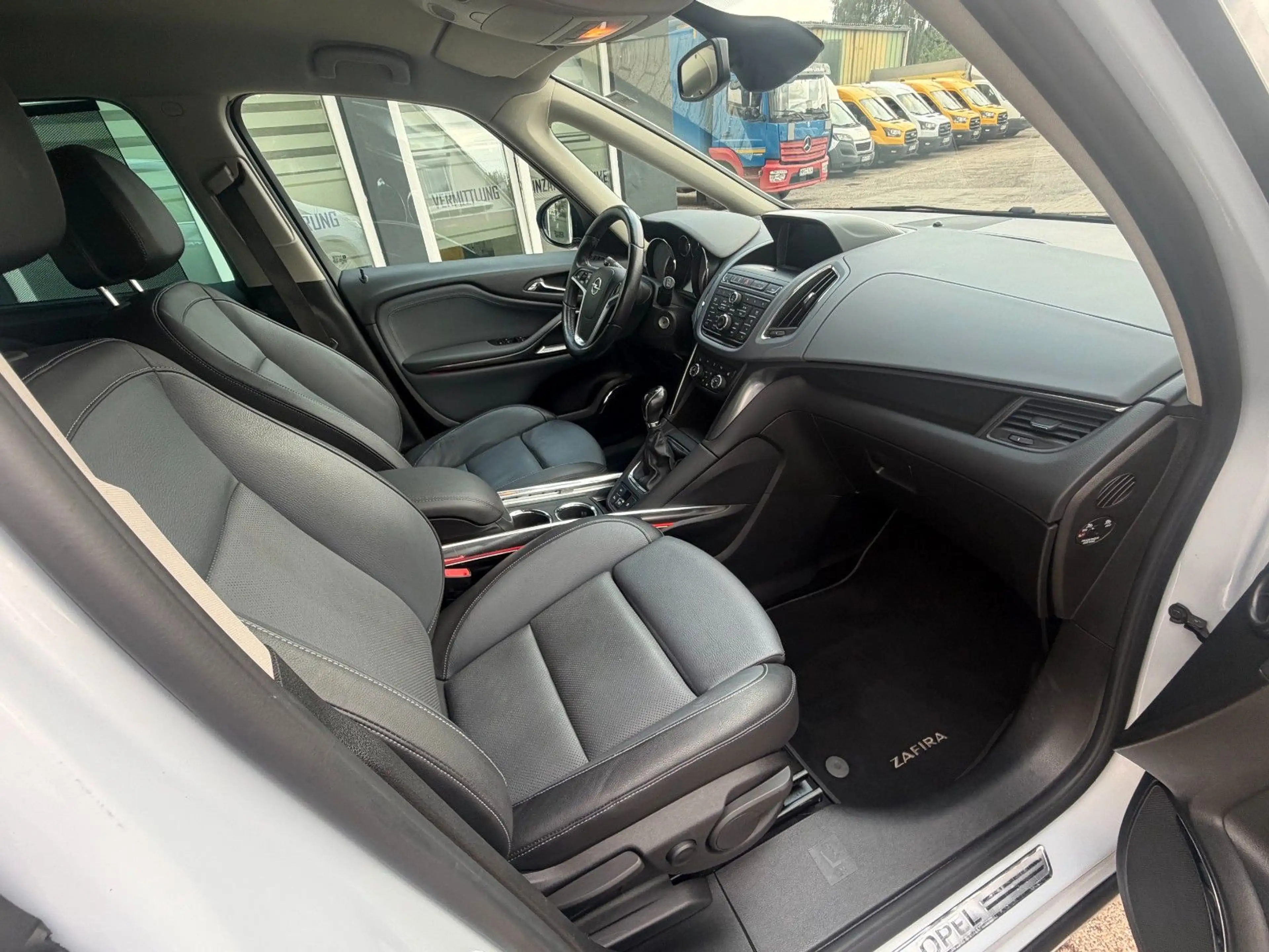 Opel Zafira Tourer 1.6 CDTI Innovation/ Navi/ Leder — photo 12