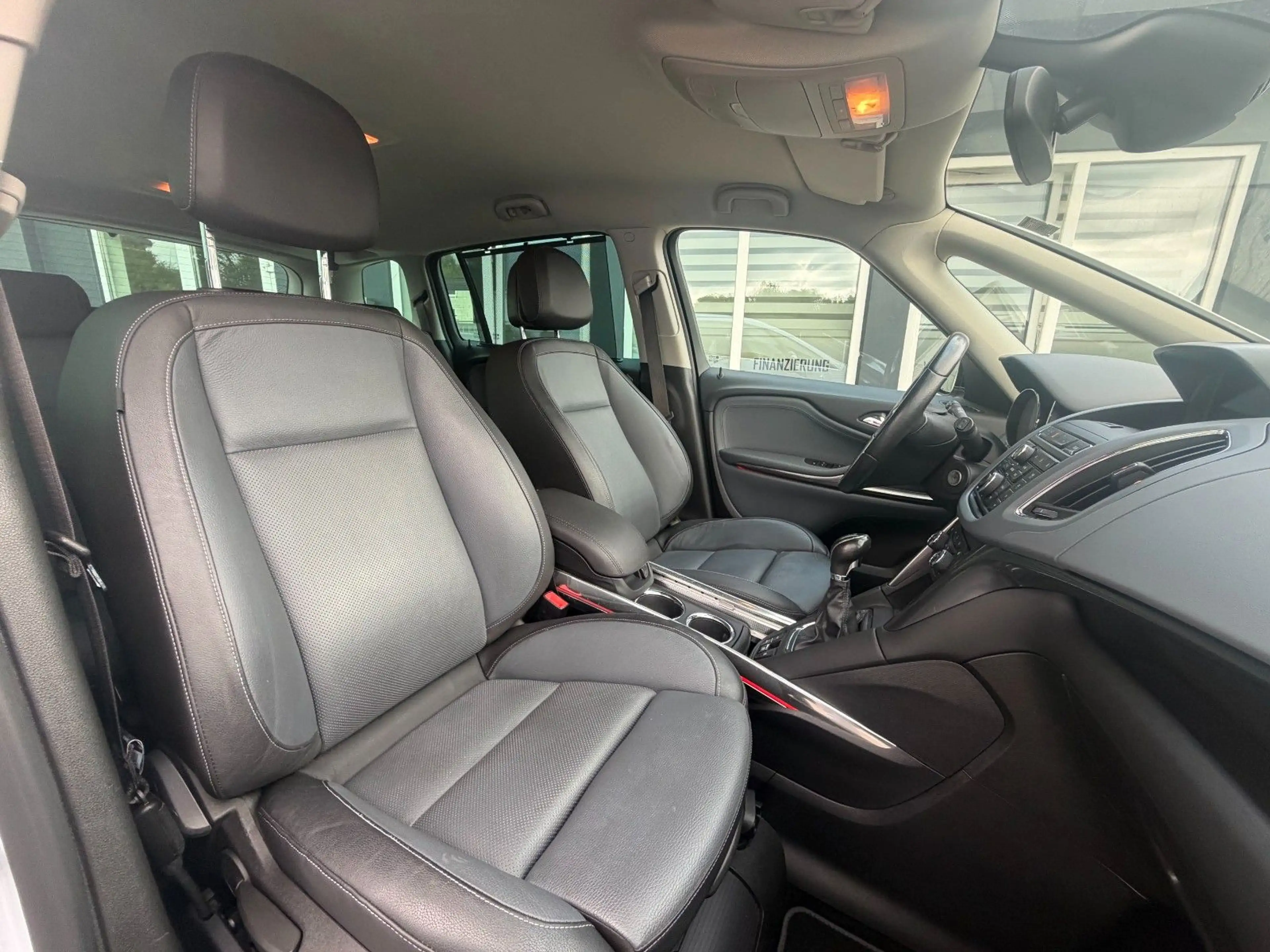 Opel Zafira Tourer 1.6 CDTI Innovation/ Navi/ Leder — photo 14