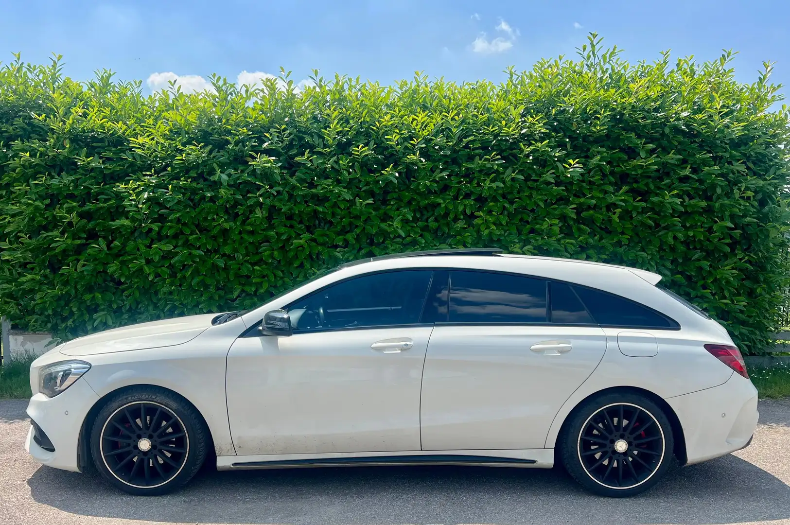 Mercedes-Benz CLA 200 Premium - 1