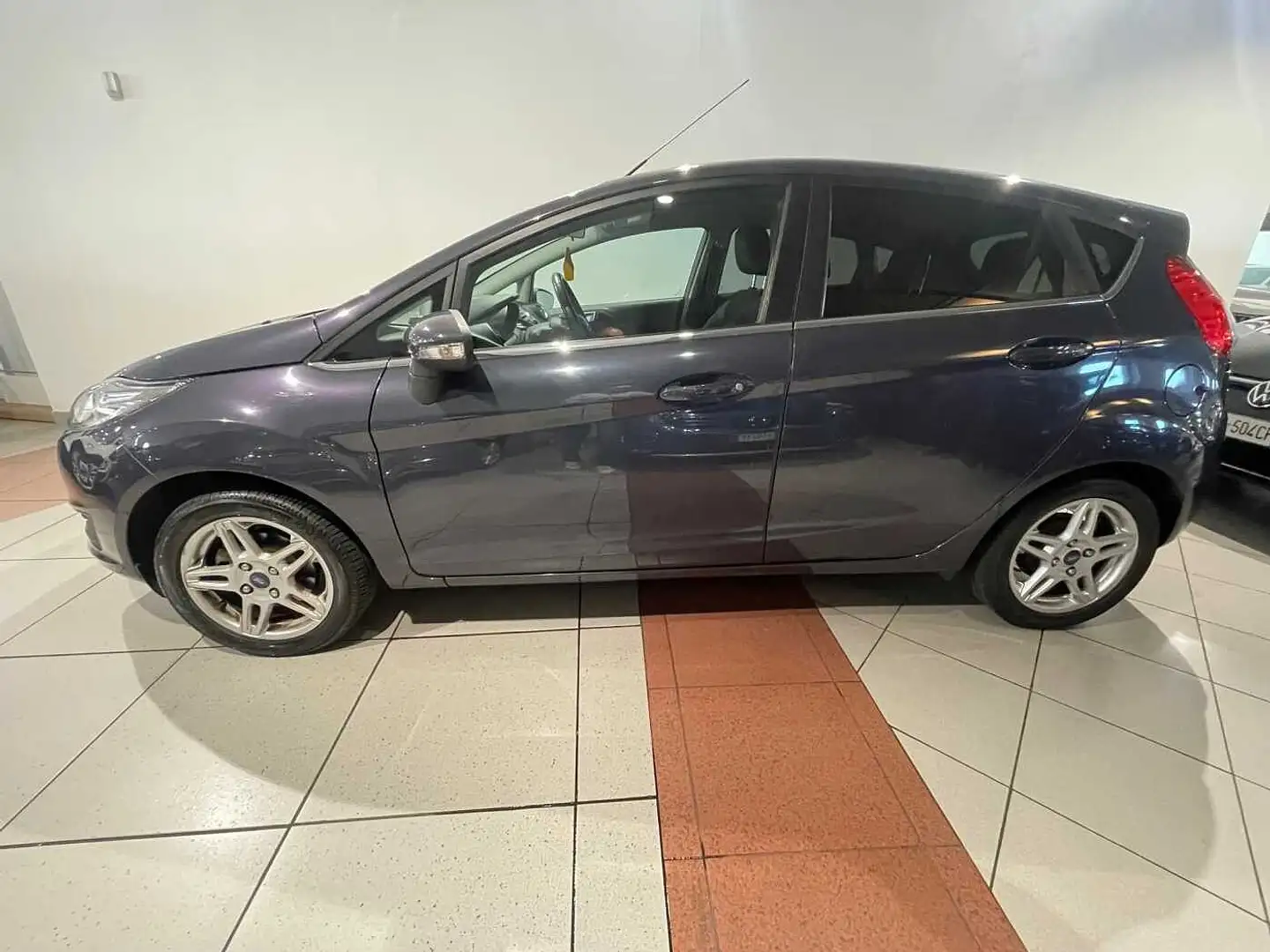 Ford Fiesta 6ª serie 1.0 80CV 5 porte Bleu - 2