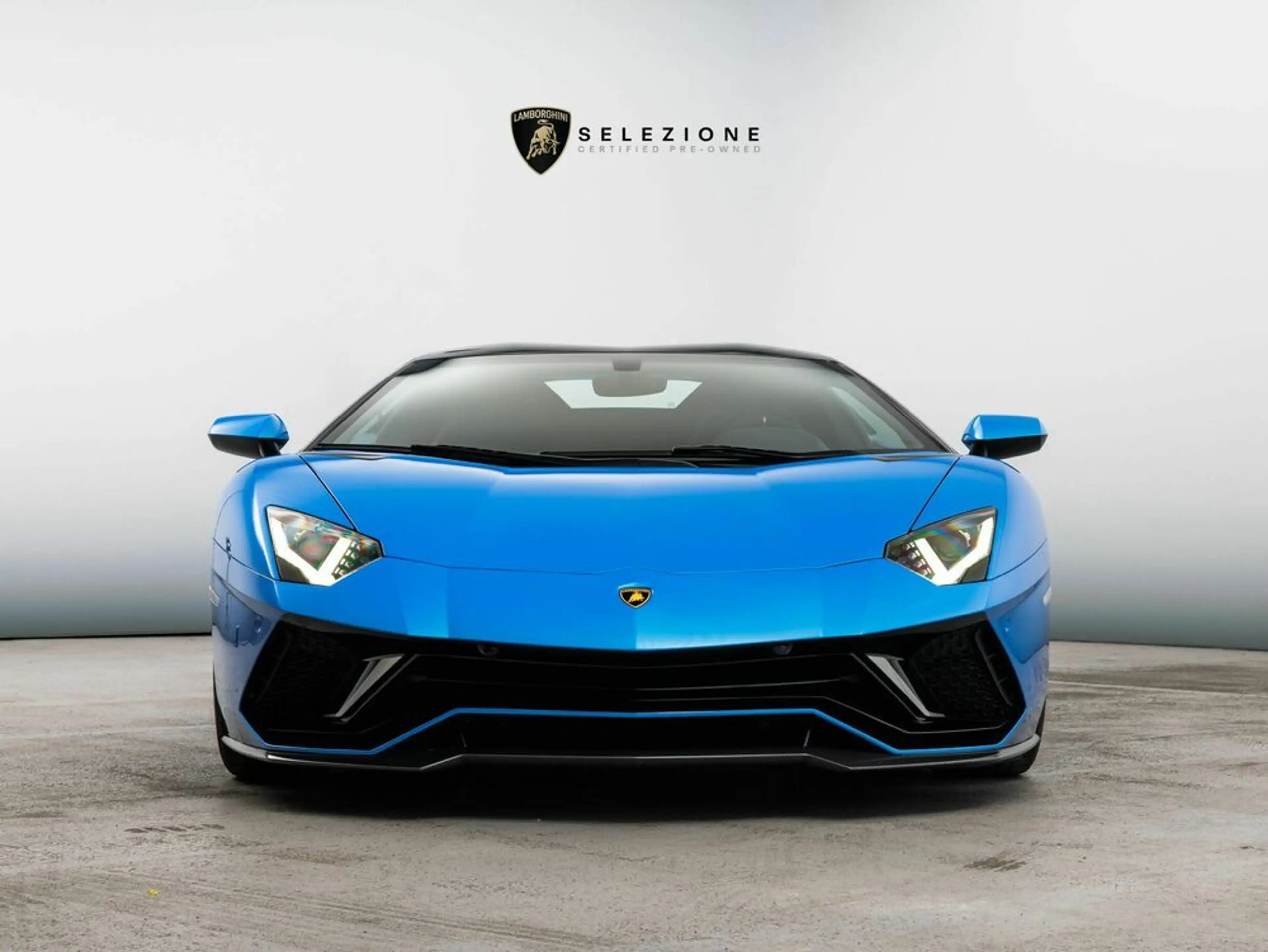 Lamborghini Aventador Ultimae Roadster limited 250 pieces — photo 3