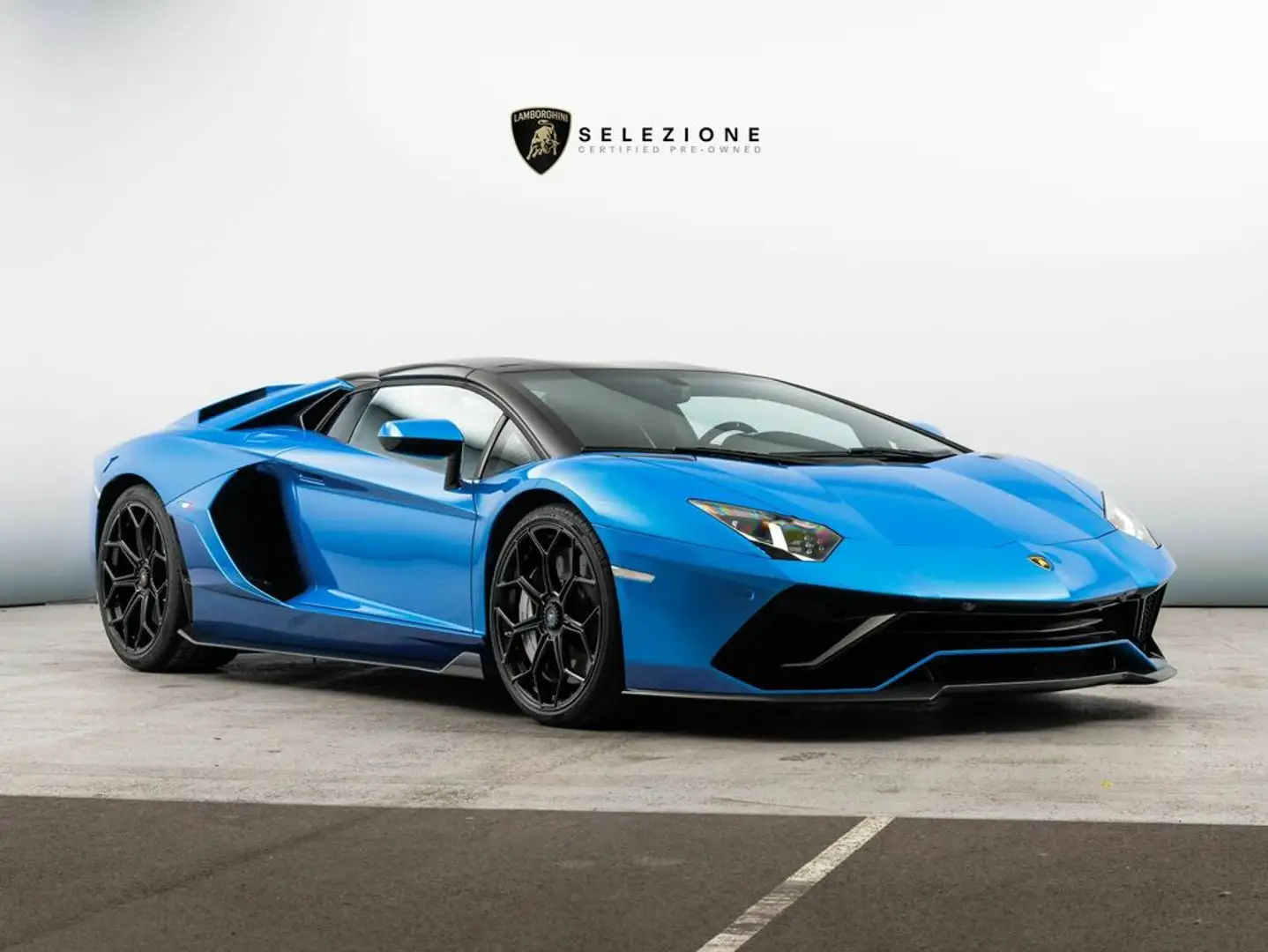 Lamborghini Aventador Ultimae Roadster limited 250 pieces Blau - 1
