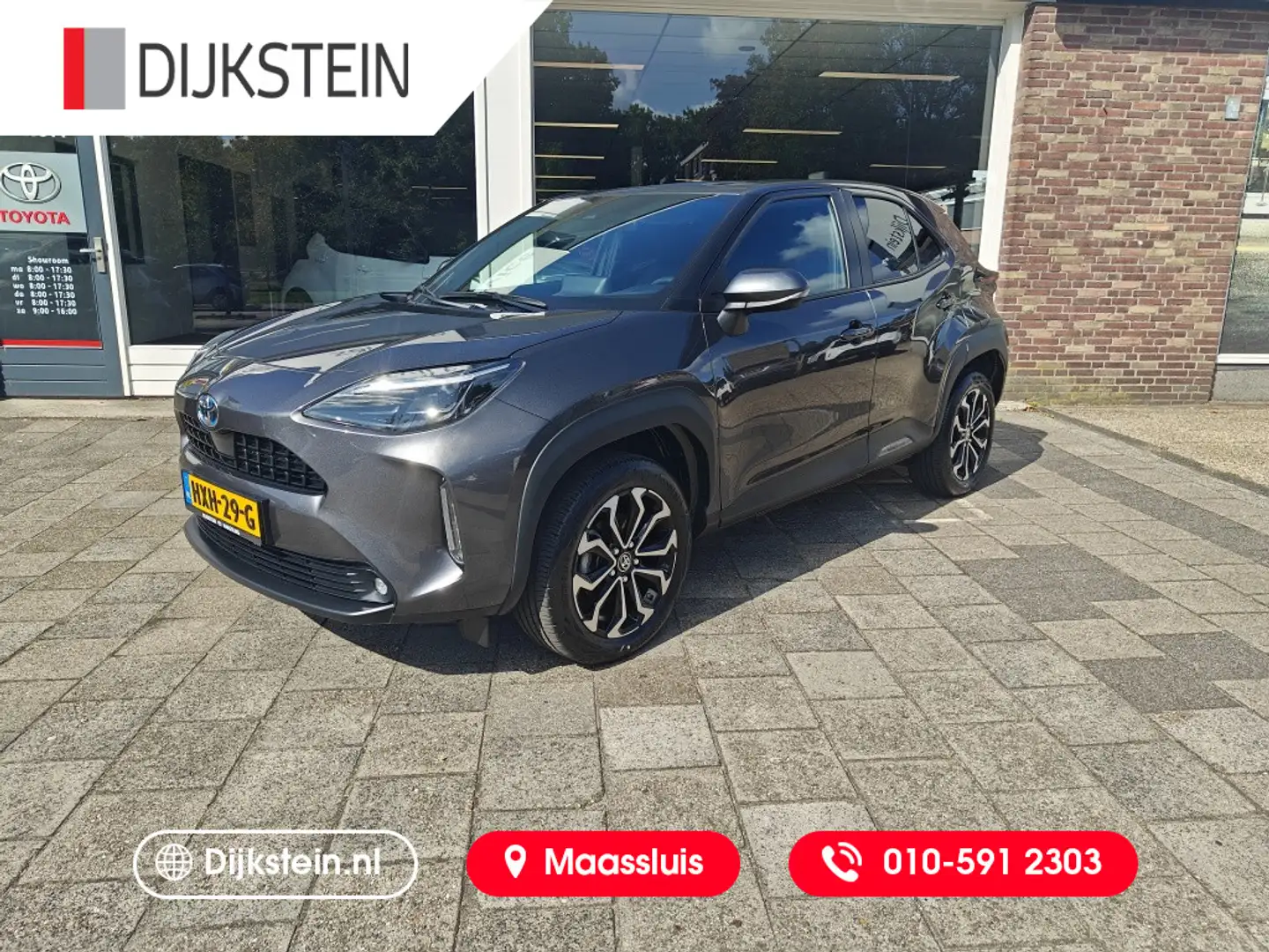 Toyota Yaris Cross 1.5 Hybrid Dynamic Grijs - 1