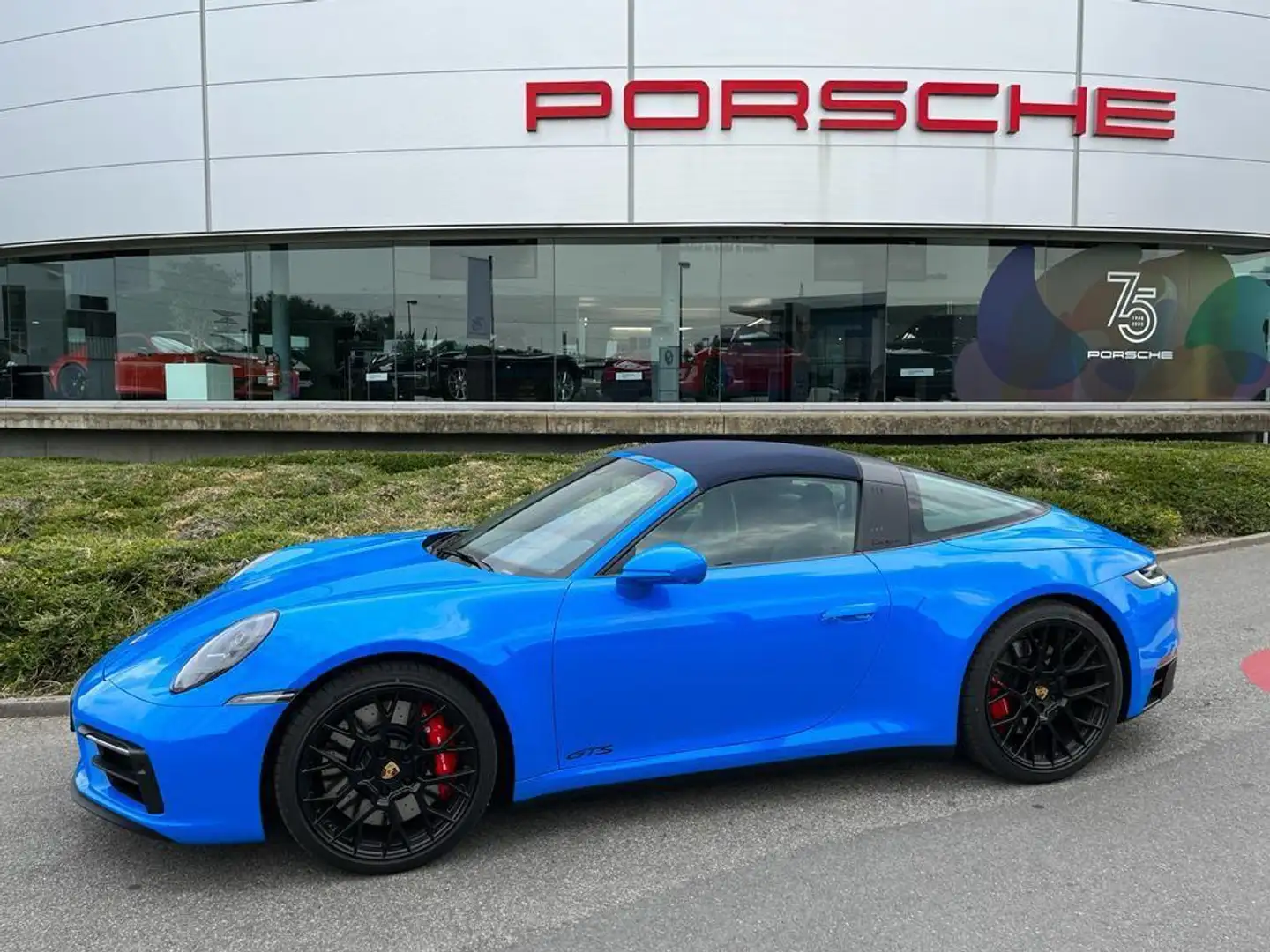 Porsche 992 Targa 4 GTS PDK Blau - 1
