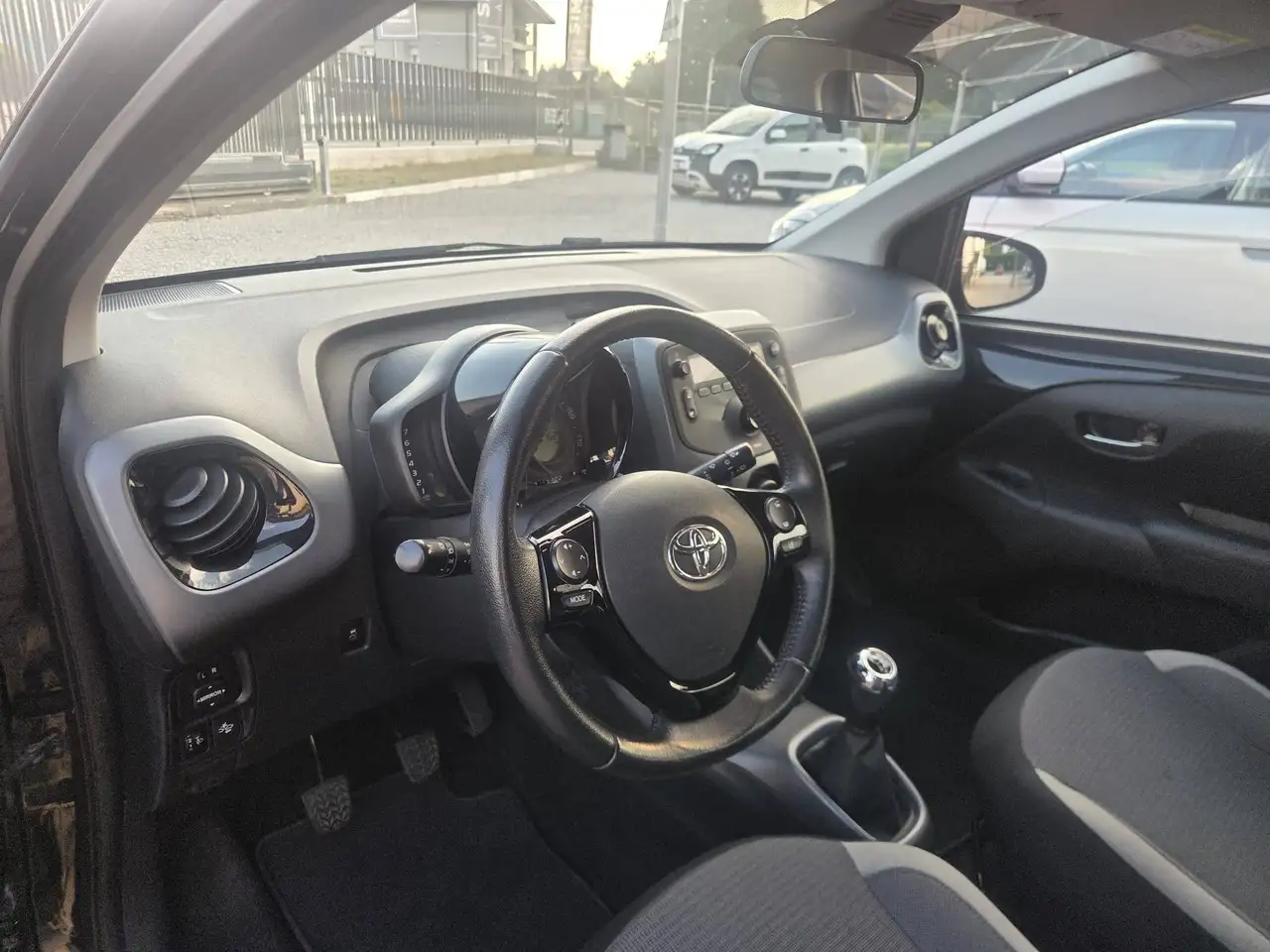 Toyota Aygo II 2018 5p 1.0 x-cool 72cv, миниатюра 7
