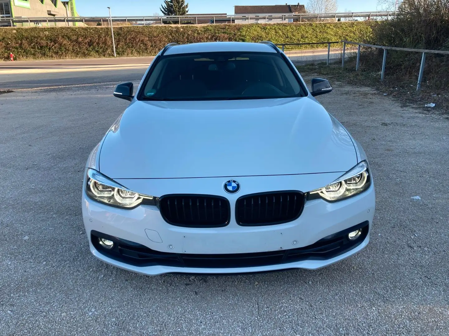 BMW 330 i xDrive Touring Sport Line Shado Fehér - 2