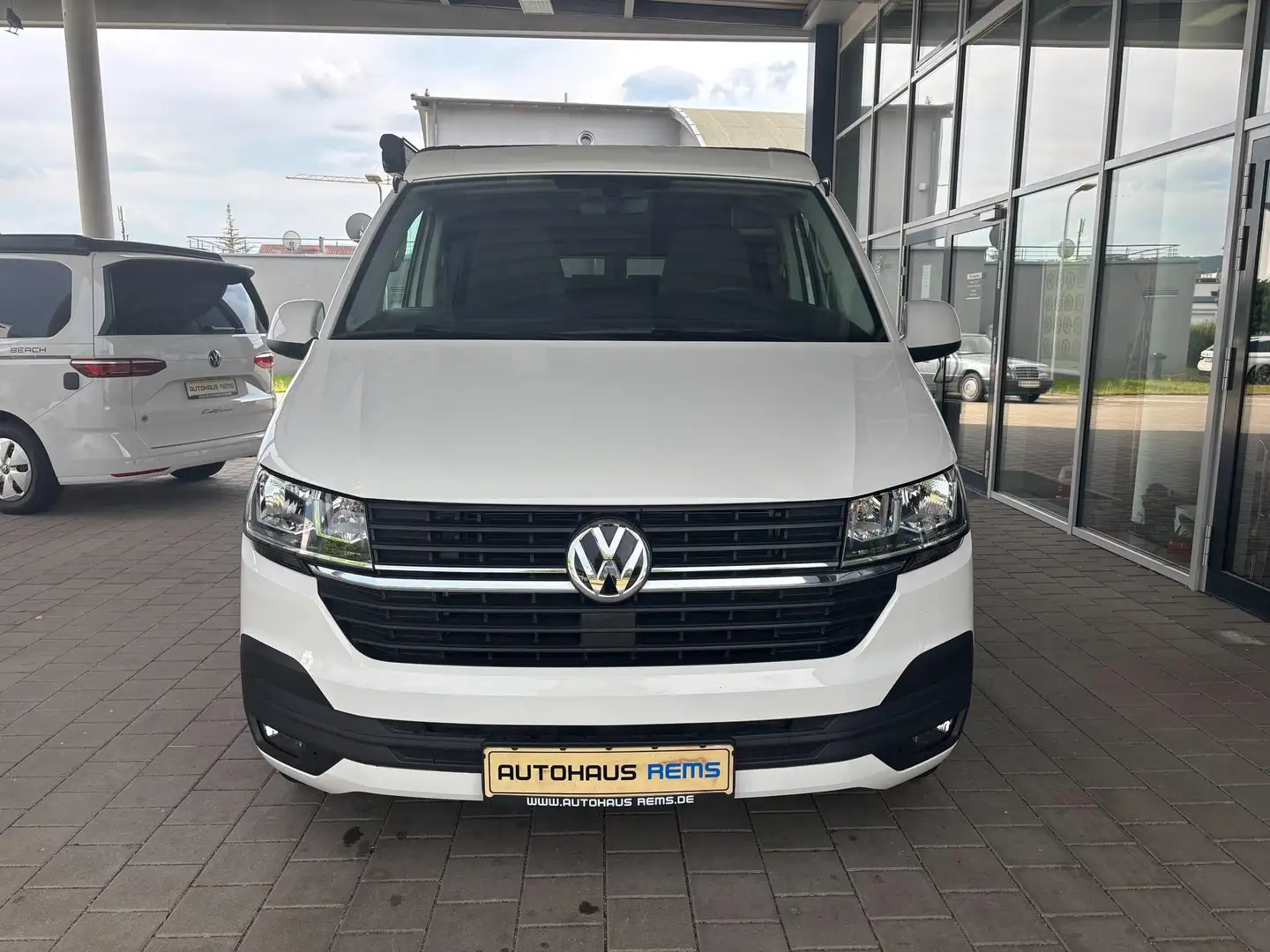 Volkswagen T6 California Transporter Salty Premium, AHK, MARKISE, SHZ Blanc - 2