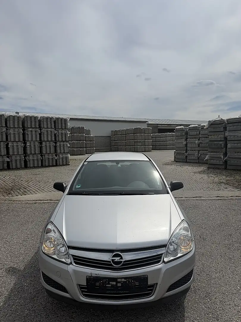 Opel Astra 1,4 Grau - 2