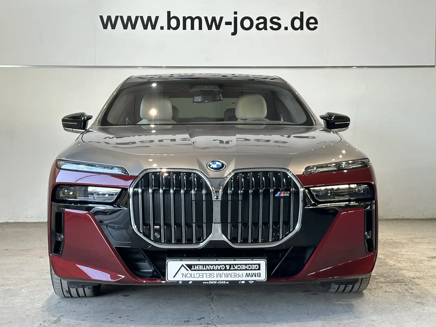 BMW i7 M70 xDrive Limousine Neupreis 233.700,00 EUR inkl. Czerwony - 2