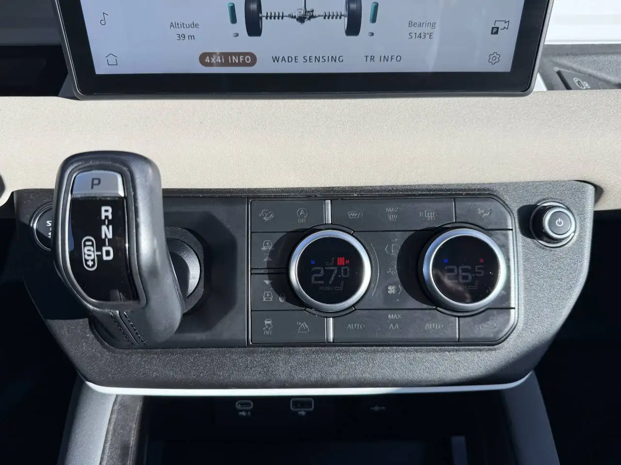 Land Rover Defender снимка Land Rover Defender