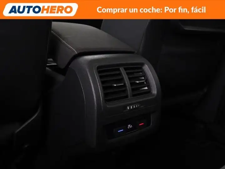 Volkswagen Touran 2019, foto 34