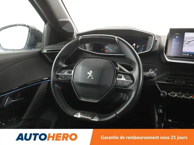 Peugeot 208 view 13
