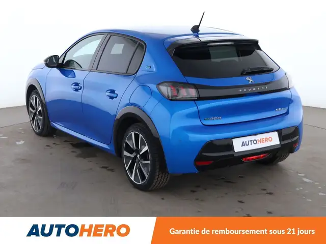 Peugeot 208 view 4