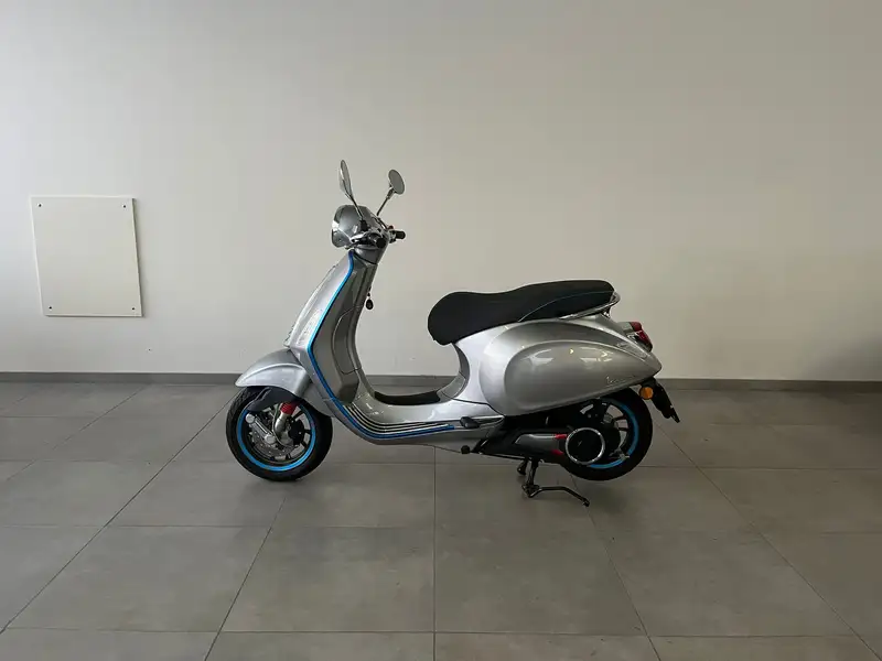 Vespa Elettrica 70 km/h - foto 5