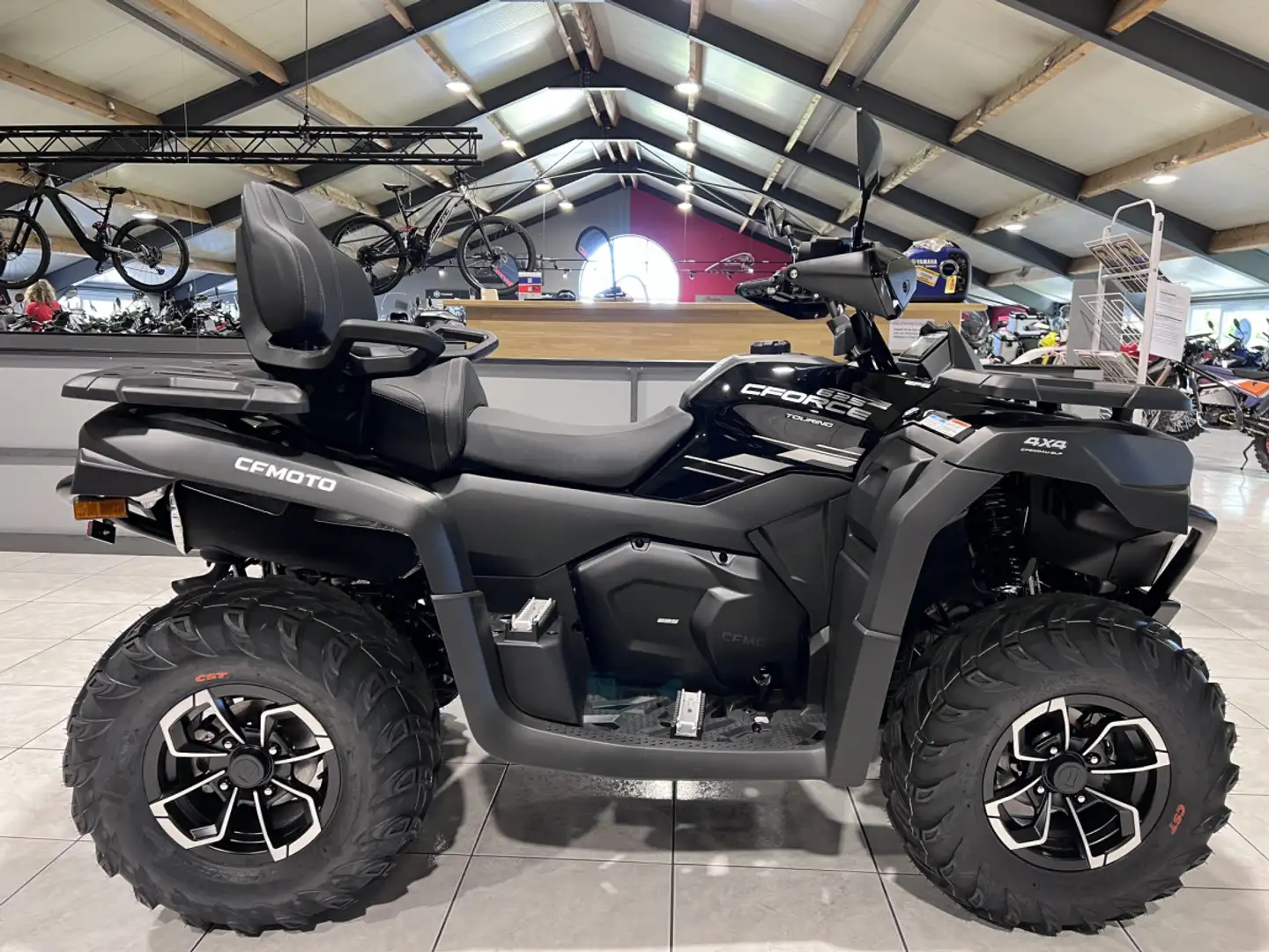 CFMOTO CForce 625 TOURING  EPS L7 crna - 1