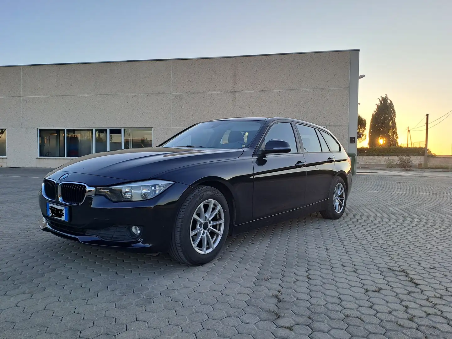 BMW 318 Serie 3 F31 2012 Touring 318d Touring Negro - 2