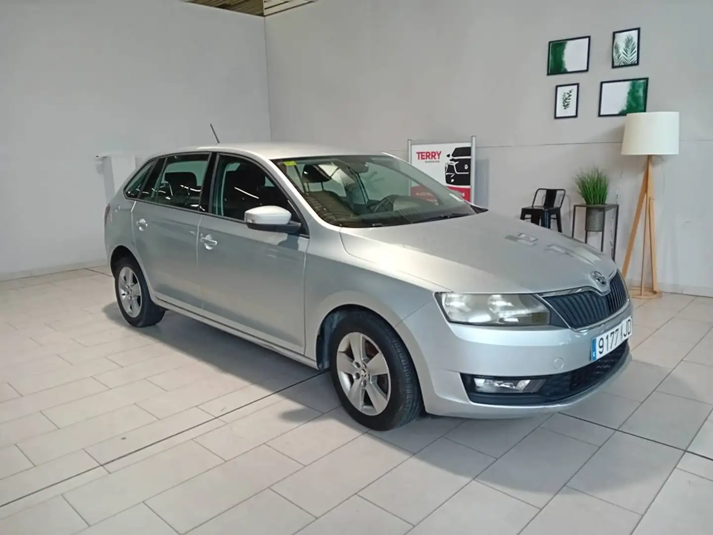 Skoda Rapid/Spaceback 1.4 TSI Ambition DSG Gris - 1