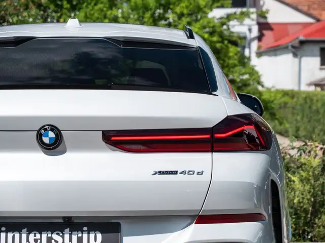 BMW X6 view 8