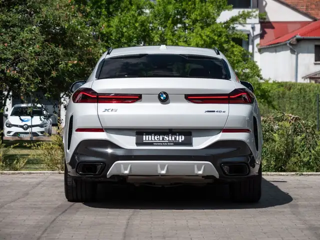 BMW X6 view 5