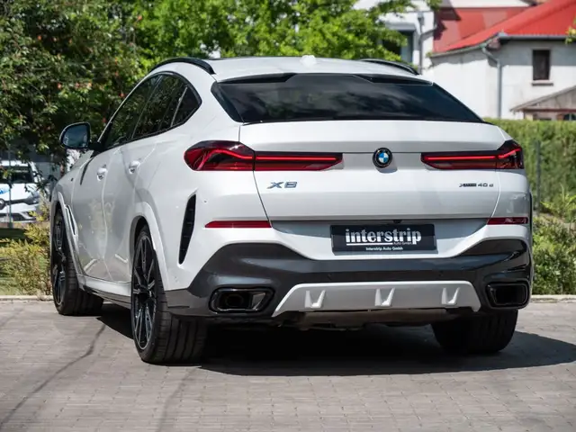 BMW X6 view 4