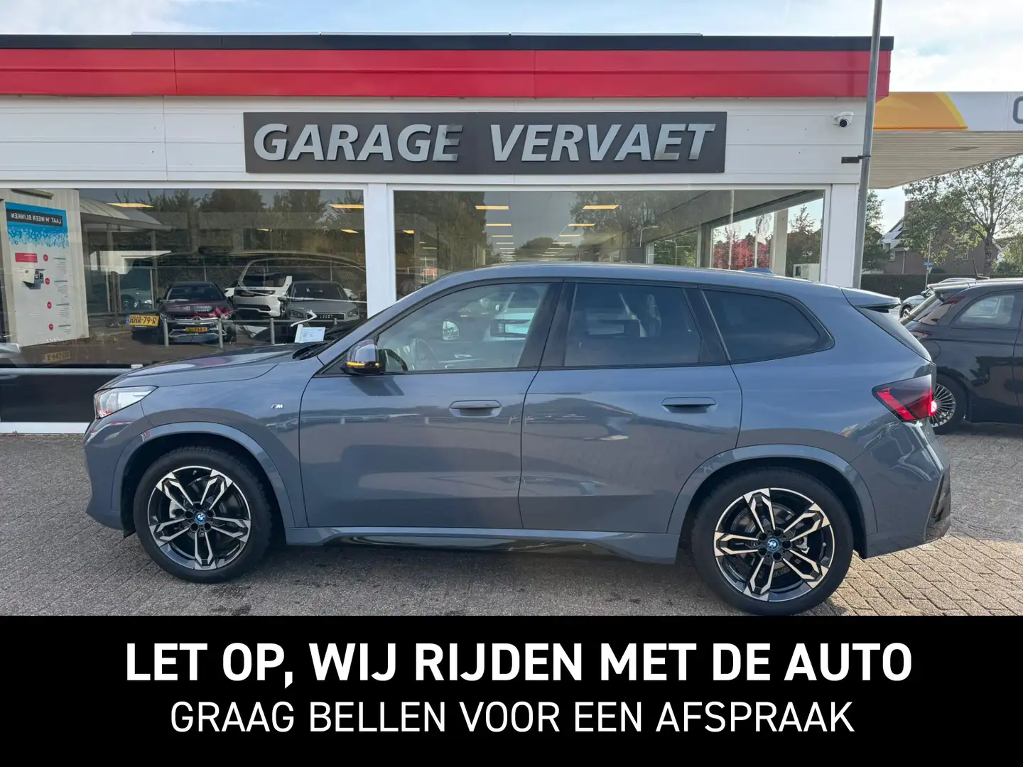 BMW iX1 xDrive30 Launch Edition 67 kWh Gris - 1