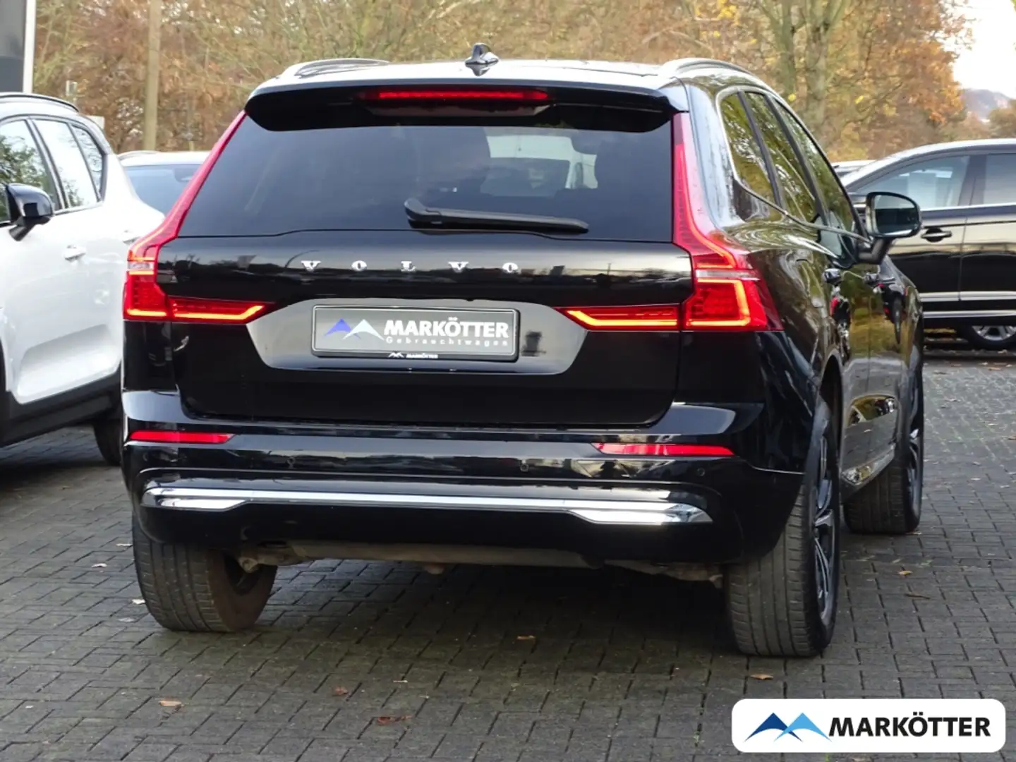 Volvo XC60 Inscription Expression Recharge Plug-In Hybrid AWD Schwarz - 2