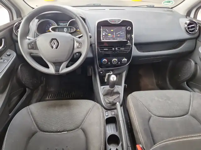 Renault Clio view 8