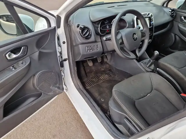 Renault Clio view 7