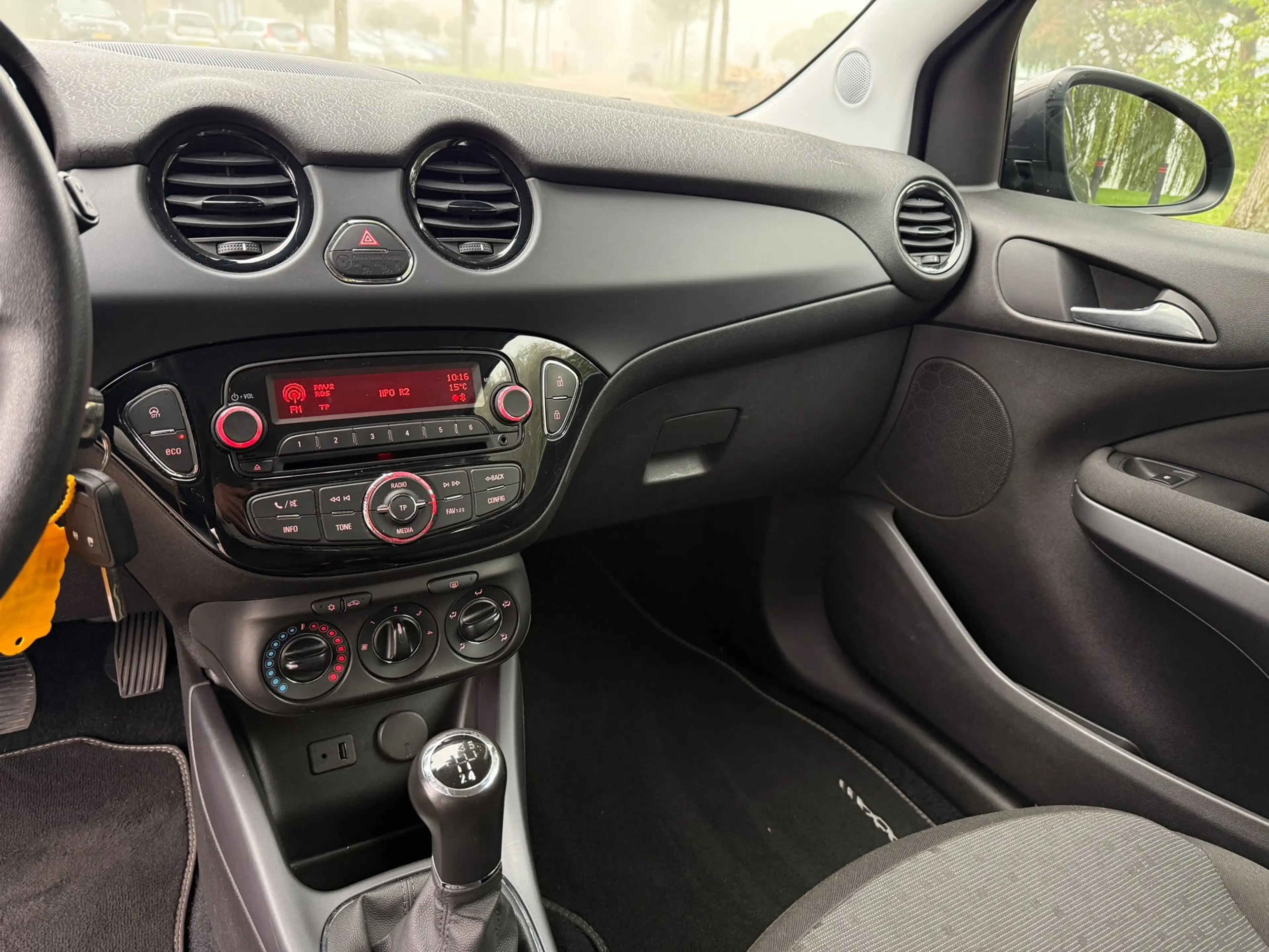 Opel Adam 1.2 — photo 11