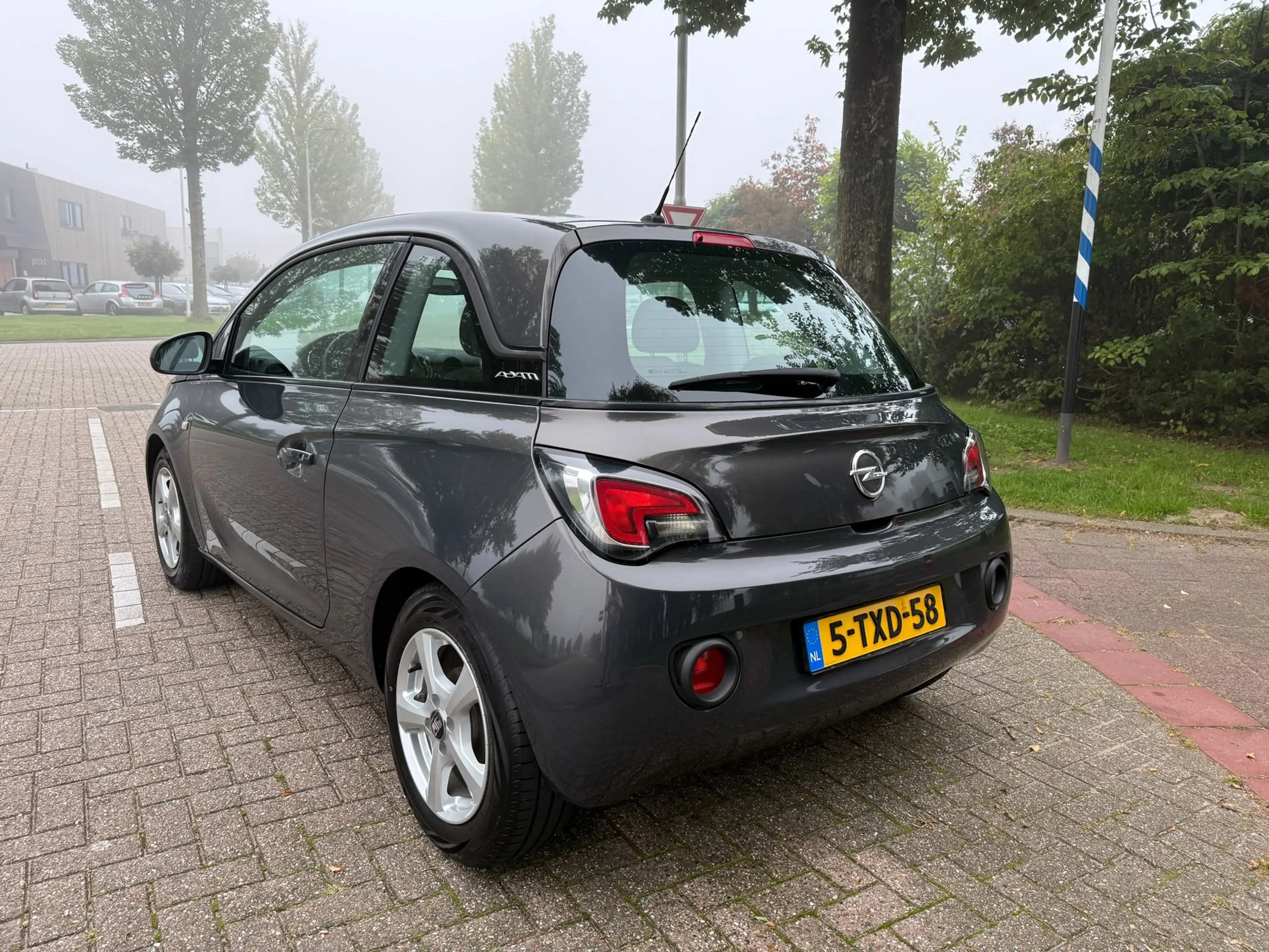 Opel Adam 1.2 — photo 6