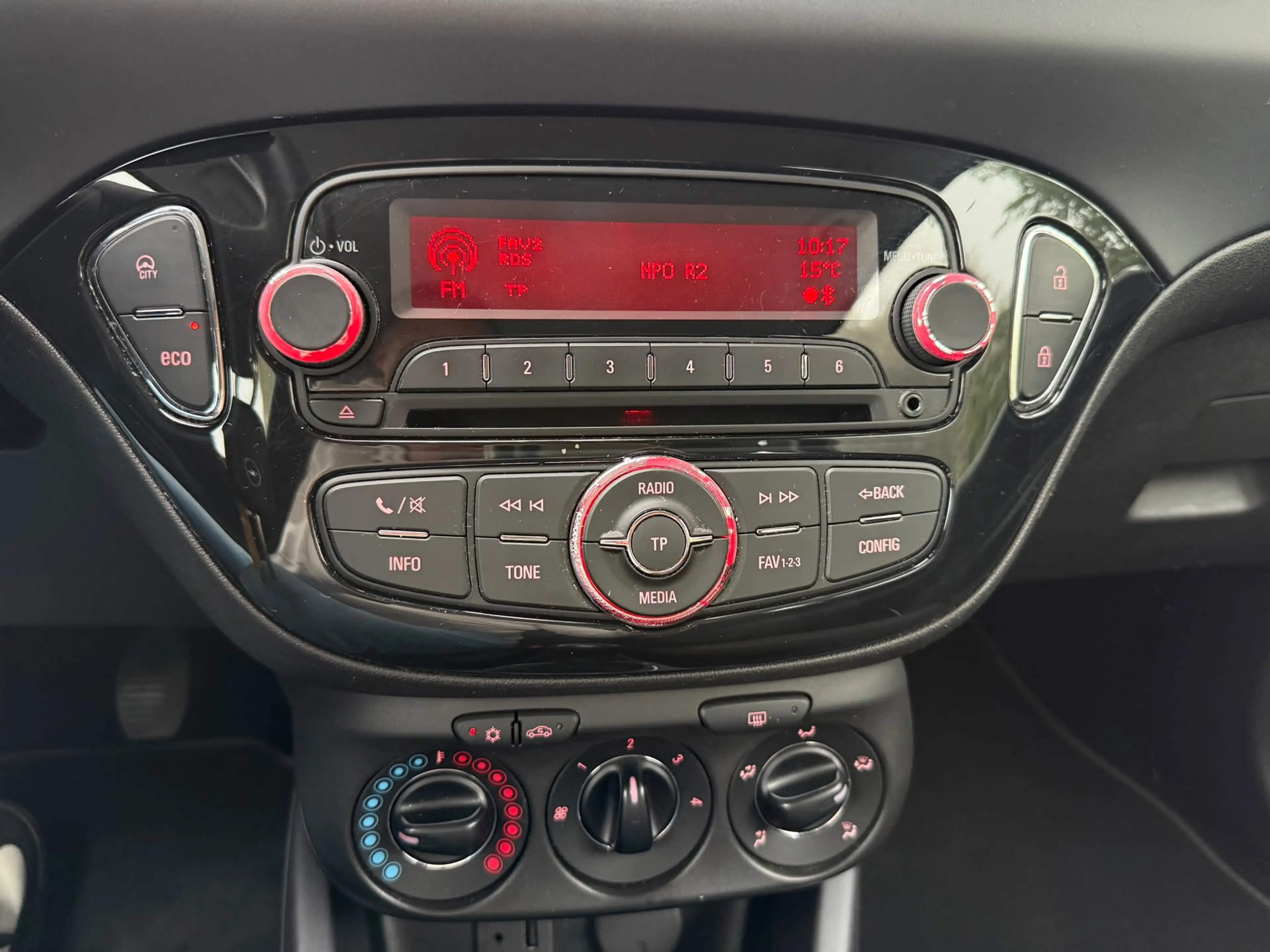 Opel Adam 1.2 — photo 12