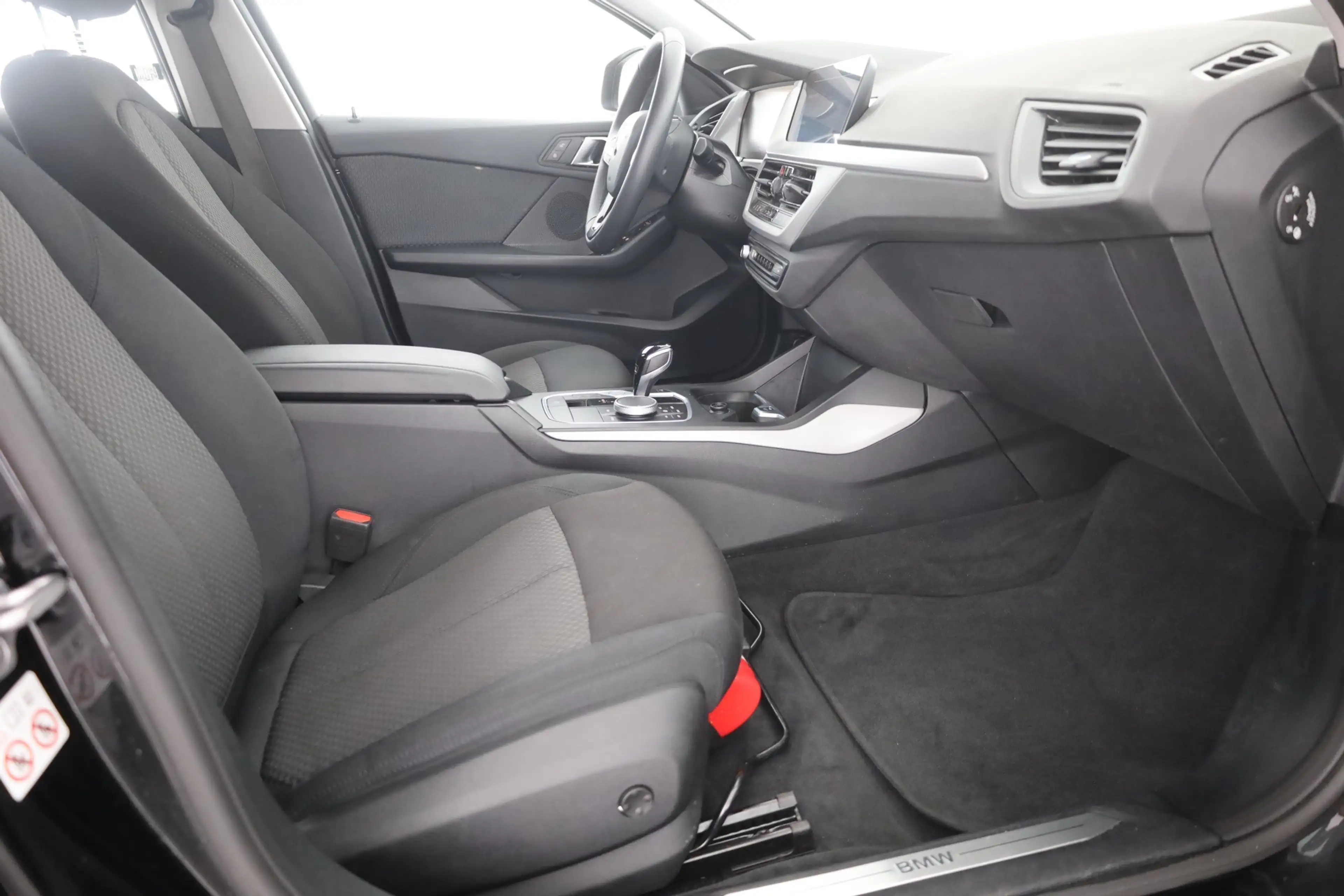 BMW 118 118i Advantage Aut. LED Navi Sitzheizung — photo 23