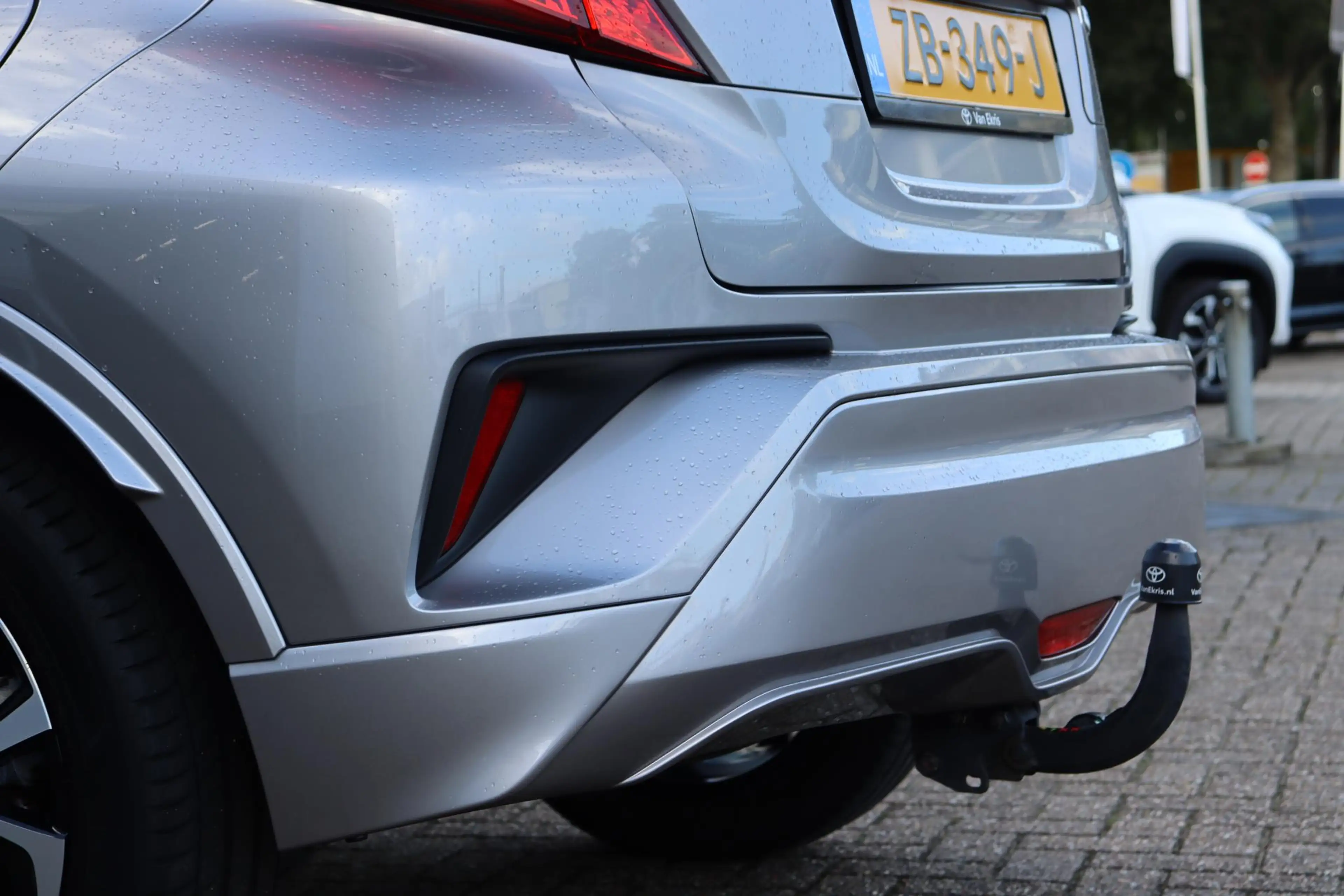 Toyota C-HR 1.8 Hybrid Dynamic — photo 10