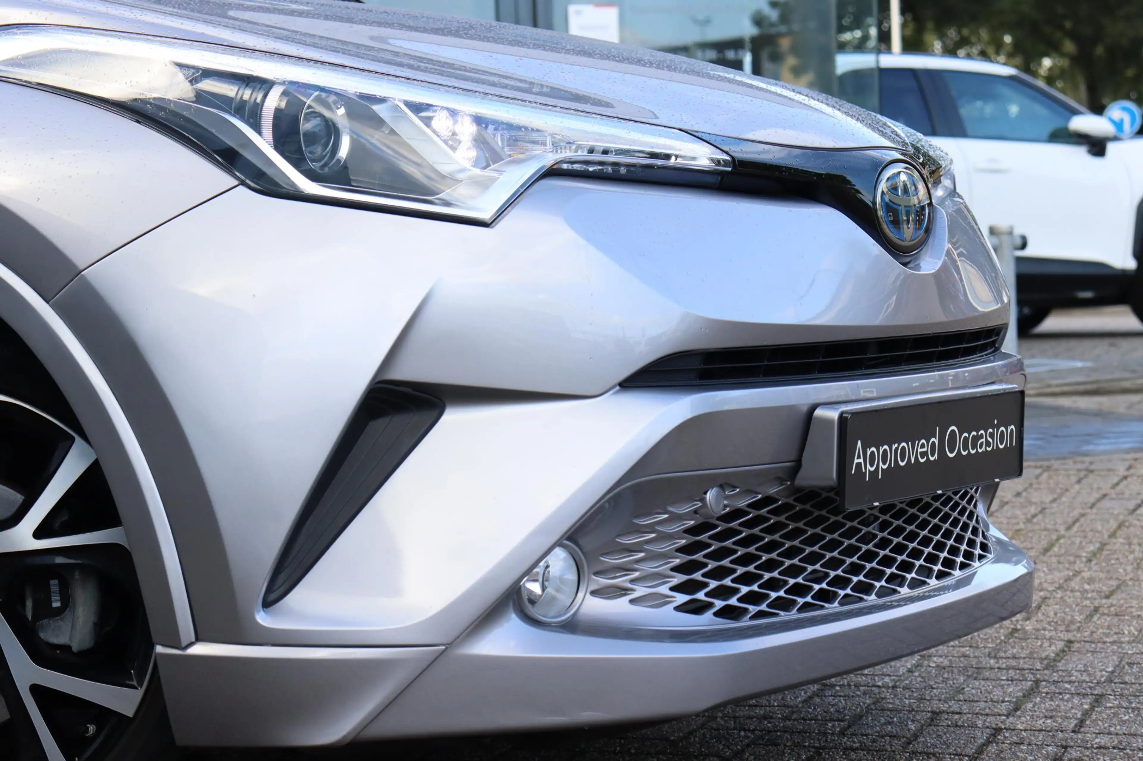 Toyota C-HR 1.8 Hybrid Dynamic — photo 9