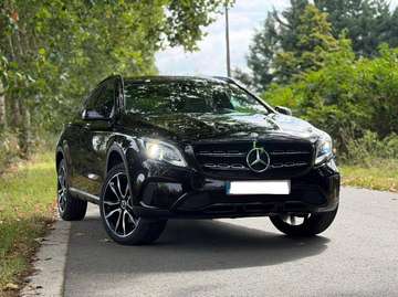 AMG Line-Cuir Blanc-Toit Pano-Caméra