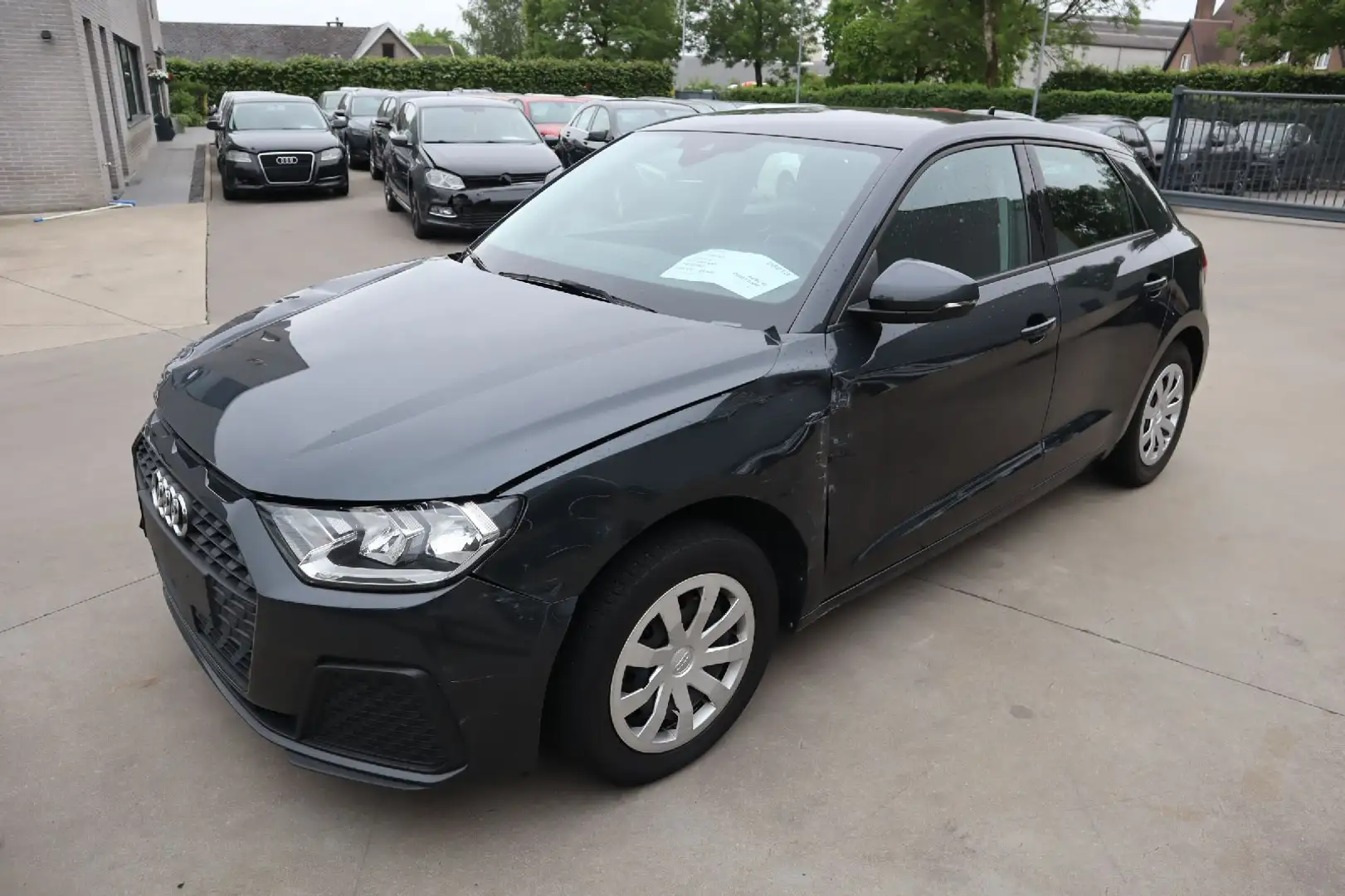 Audi A1 1.0 Benz Negro - 1