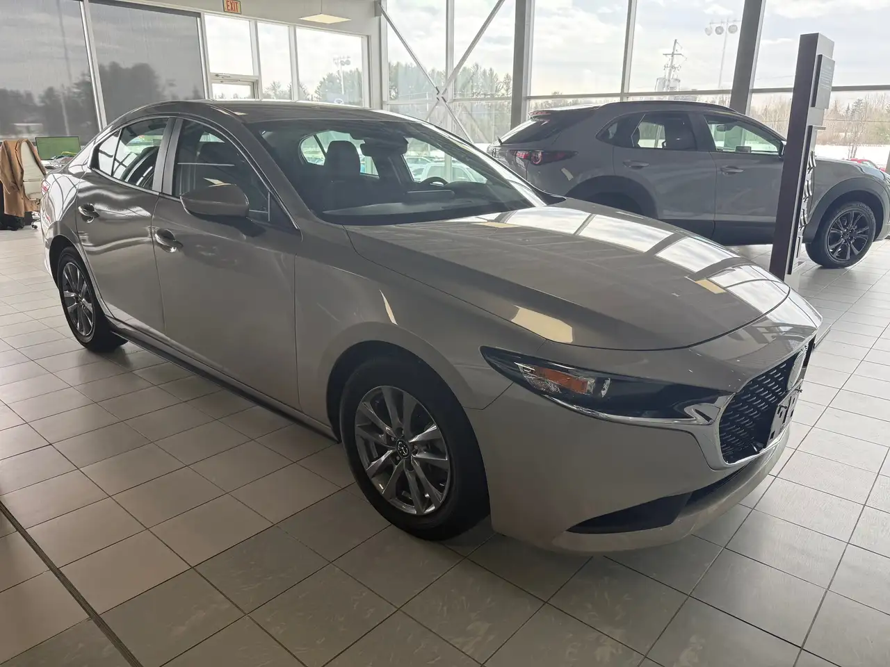 Mazda 3 снимка Mazda 3
