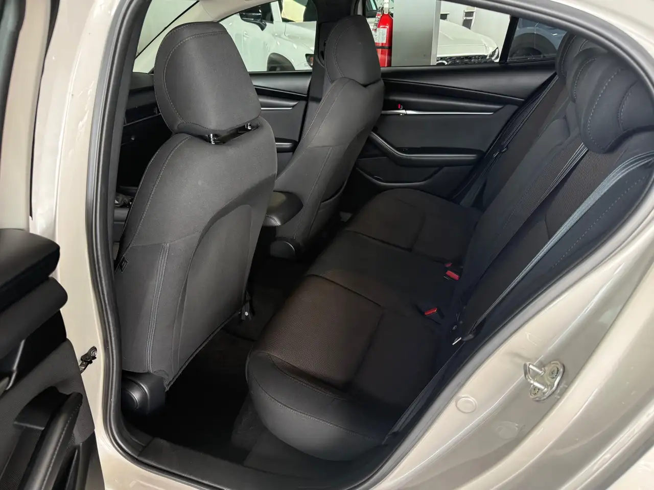 Mazda 3 снимка Mazda 3