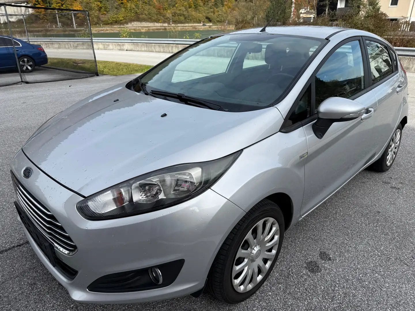 Ford Fiesta Sync Edition Grau - 1