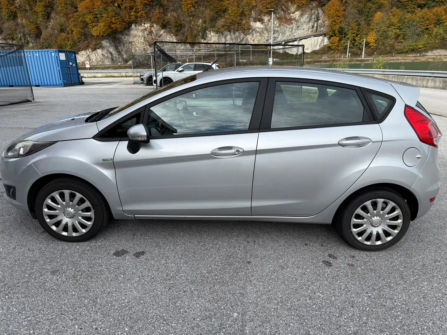 Ford Fiesta Sync Edition Grau - 2