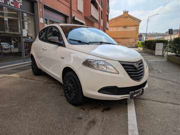 Ypsilon 0.9 t.air Gold ecochic metano 80cv E5